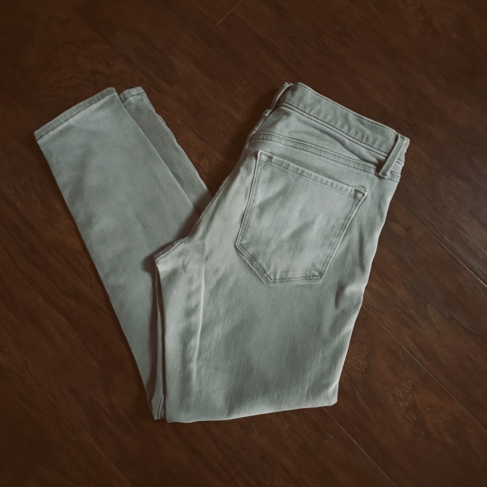 Women’s  Banana Republic grey skinny jean size 28